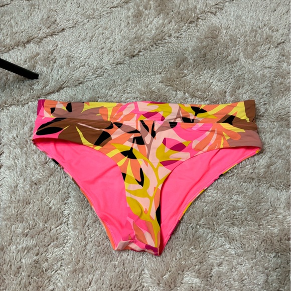 LaVie En Rose bikini bottoms size large - Picture 2 of 3